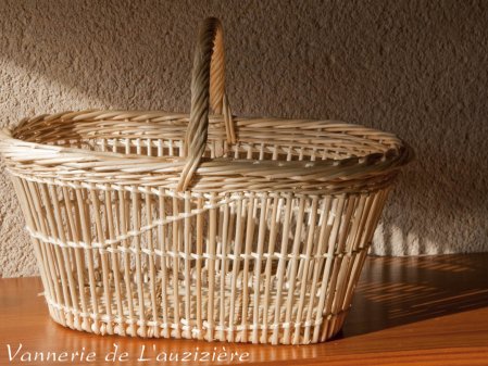 Panier ajour� en osier