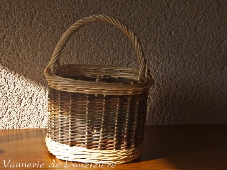 Panier porte bouteilles en osier